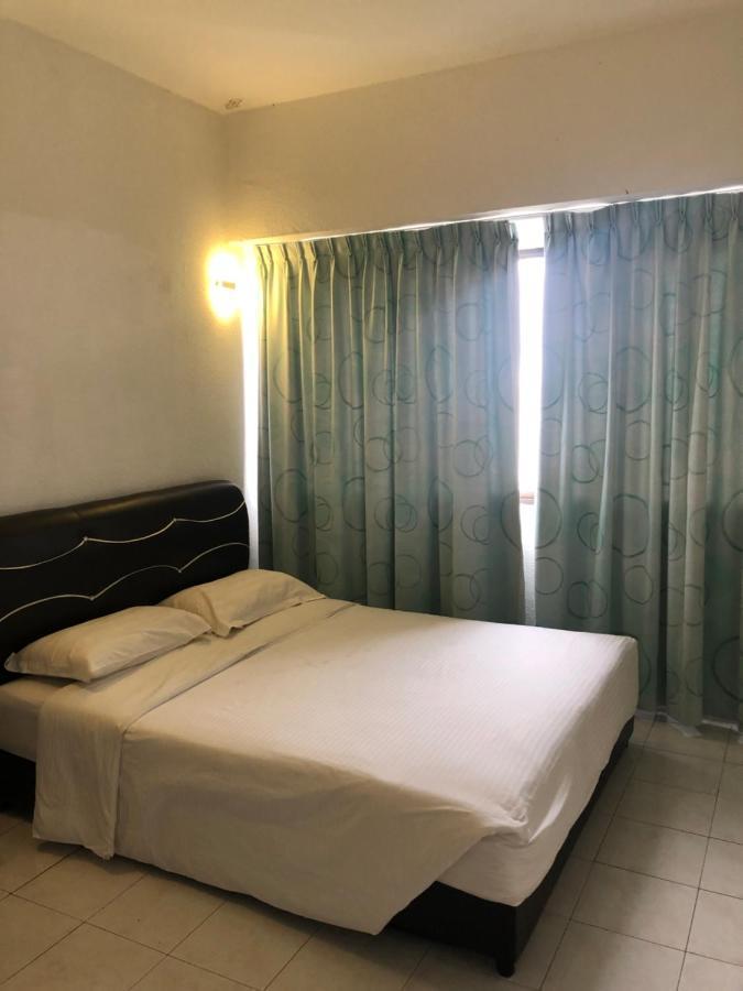 Beach Resort Home Stay Sri Sayang Apartment Batu Ferringhi 2Bedroom Экстерьер фото