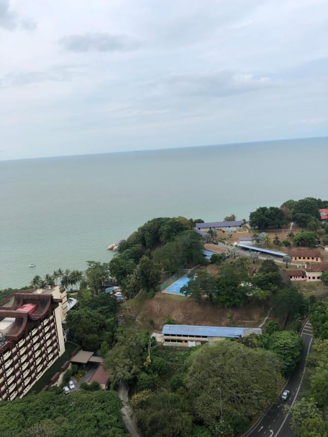 Beach Resort Home Stay Sri Sayang Apartment Batu Ferringhi 2Bedroom Экстерьер фото