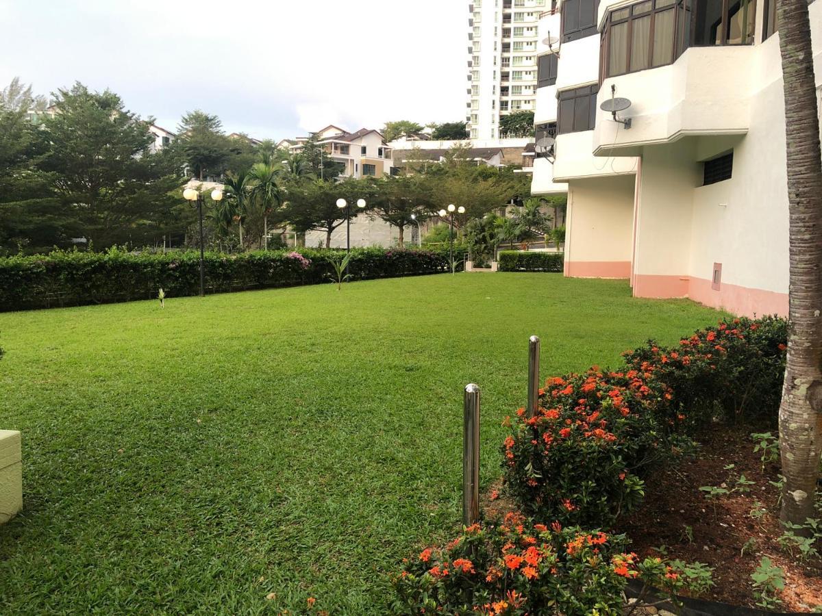 Beach Resort Home Stay Sri Sayang Apartment Batu Ferringhi 2Bedroom Экстерьер фото