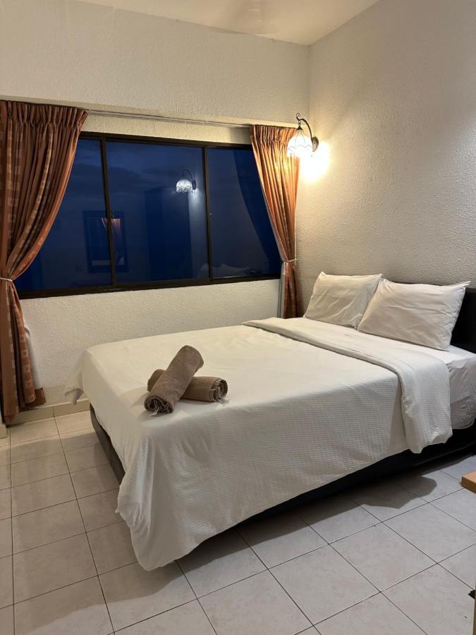 Beach Resort Home Stay Sri Sayang Apartment Batu Ferringhi 2Bedroom Экстерьер фото