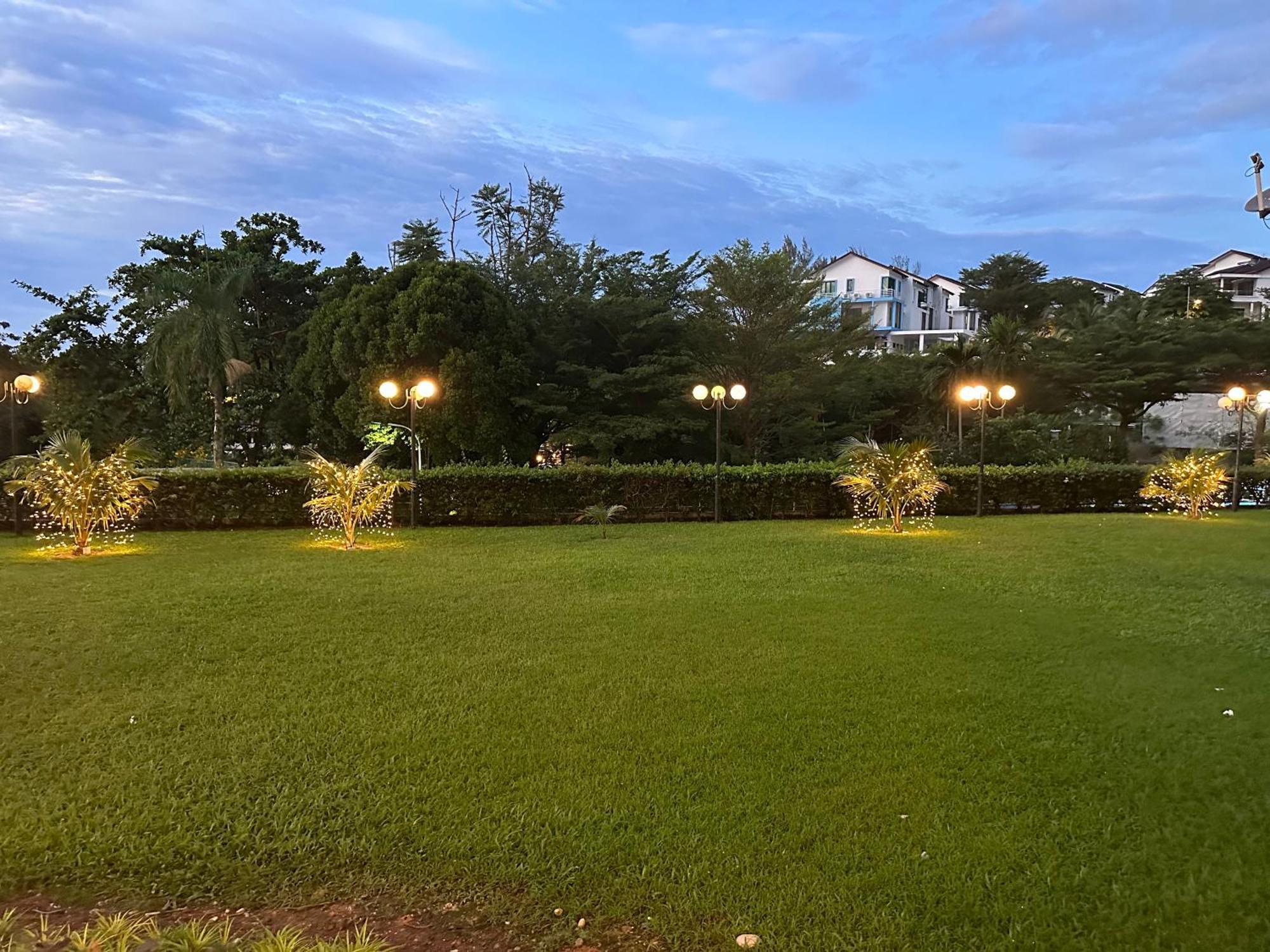 Beach Resort Home Stay Sri Sayang Apartment Batu Ferringhi 2Bedroom Экстерьер фото
